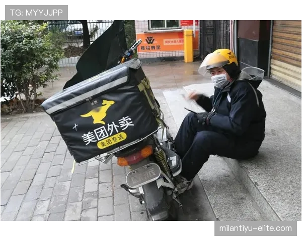 庞伟这生活简直像隐形富豪，外卖小哥都认不出他是谁了
