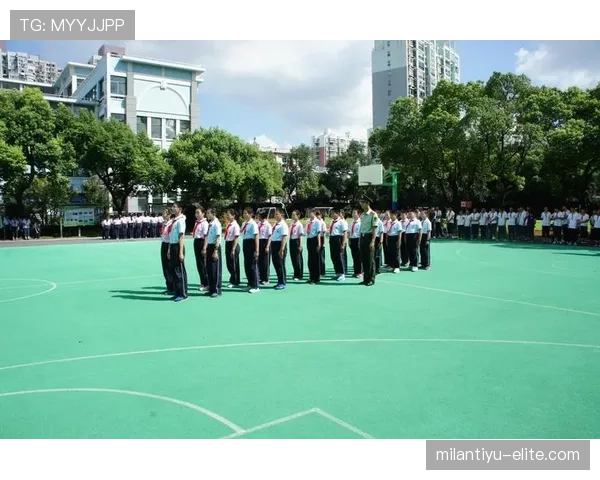 杨千霖球场像军训教官,私下像省钱博主——这落差我顶不住 杨千霖球场像军训教官,私下像省钱博主——这落差我顶不住